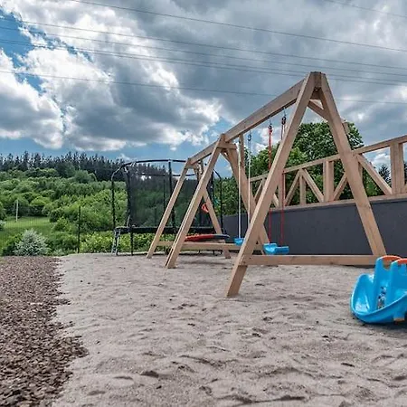 Luxury For 5 People, Zone