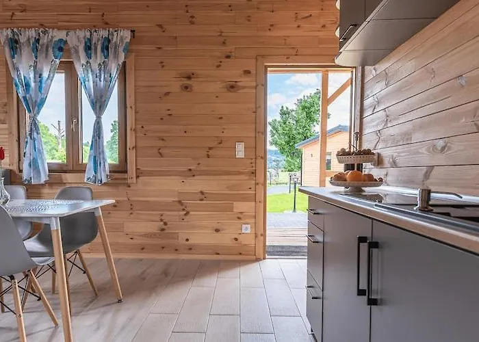 Luxury For 5 People, Zone